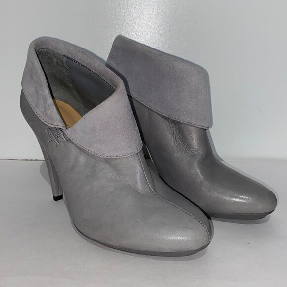 Coach Women's Leather Suede Ankle High Heels Annika Boots Bootie Gray Size 5.5 - Picture 1 of 10